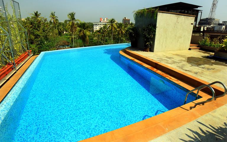 amenities in hotel yash calicut