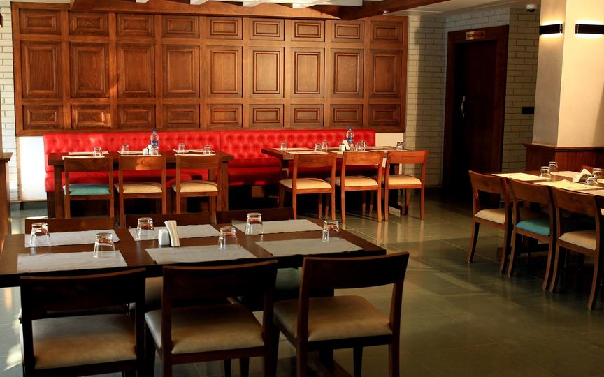 restaurant of hotel yash